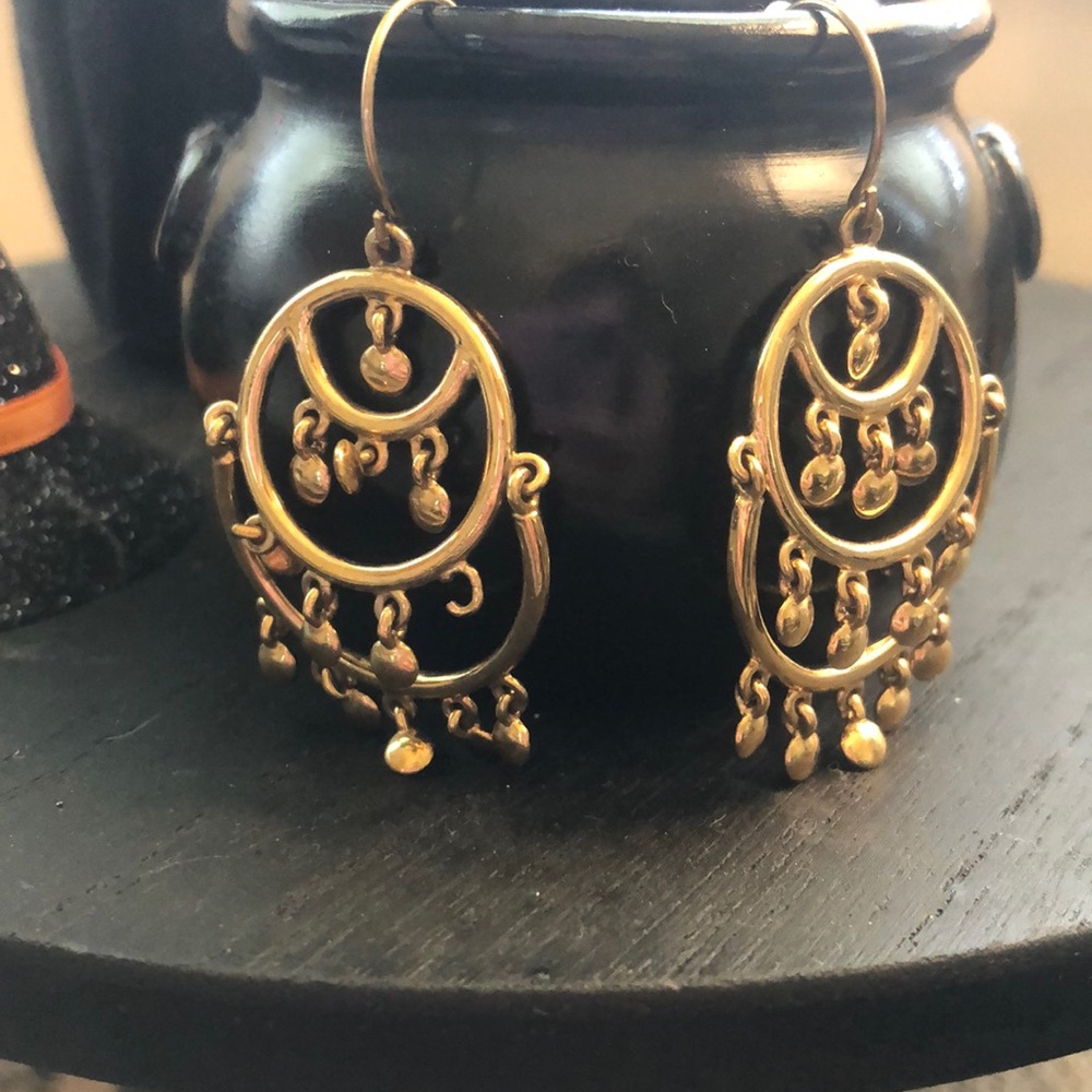 Gold Chandelier earrings. Super cute.